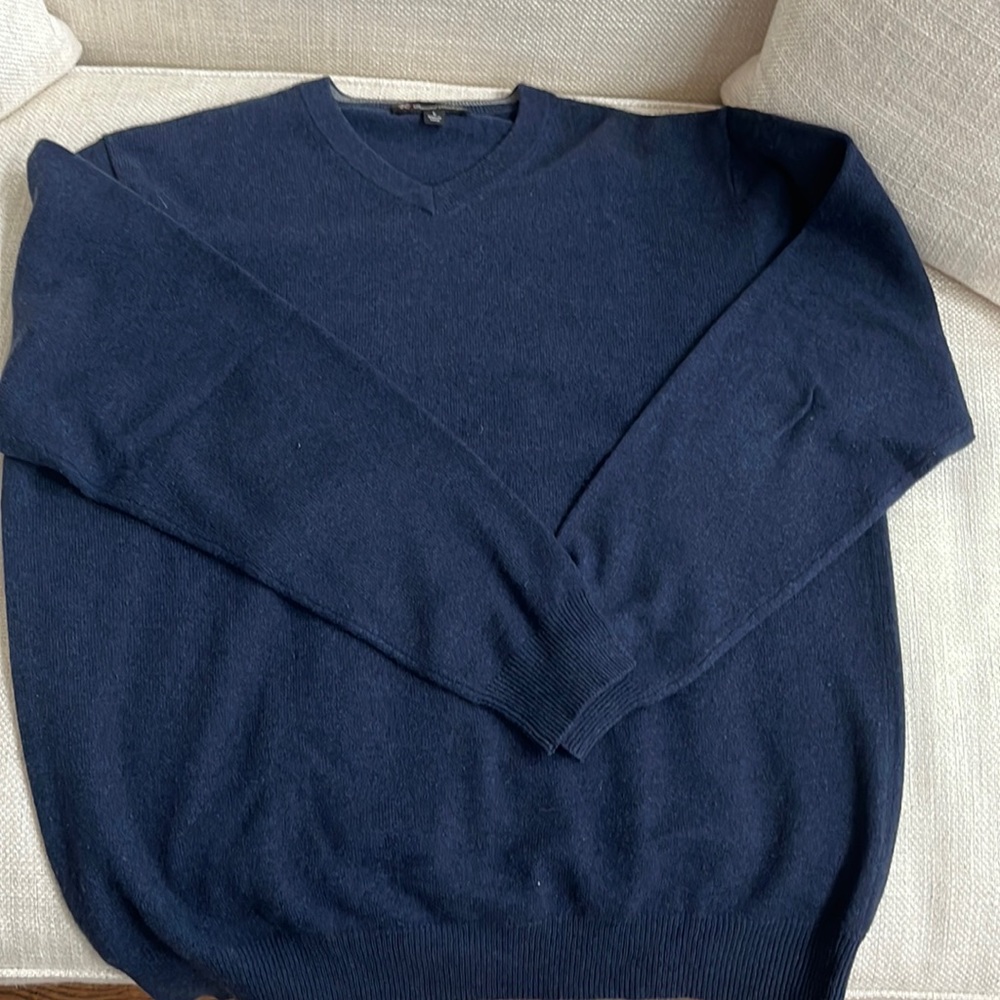 Daniel Bishop cashmere V-neck sweater